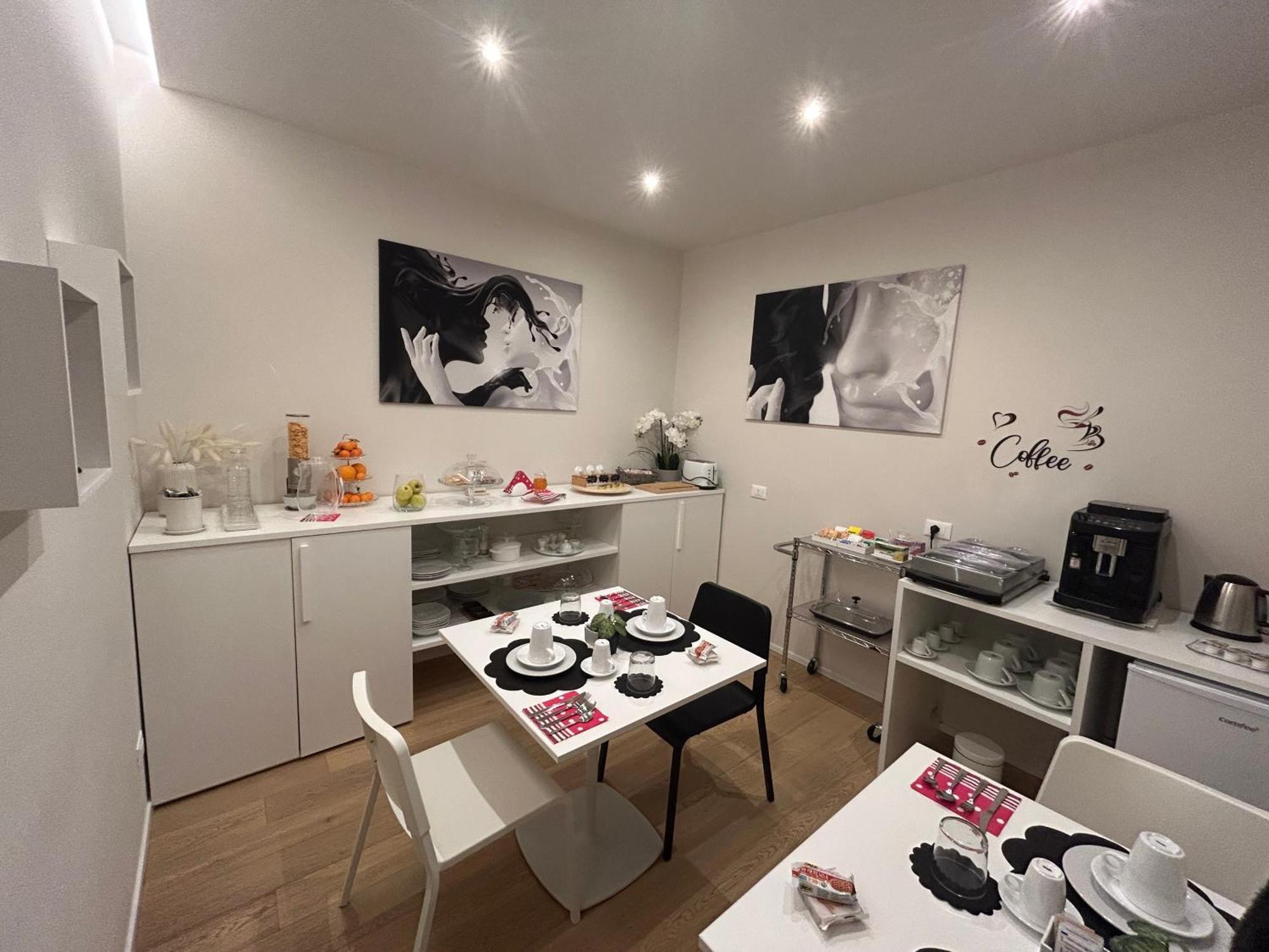 San Lorenzo Luxury Boutique Mantova Bagian luar foto